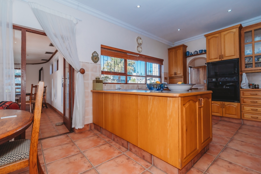 4 Bedroom Property for Sale in Glen Barrie Western Cape